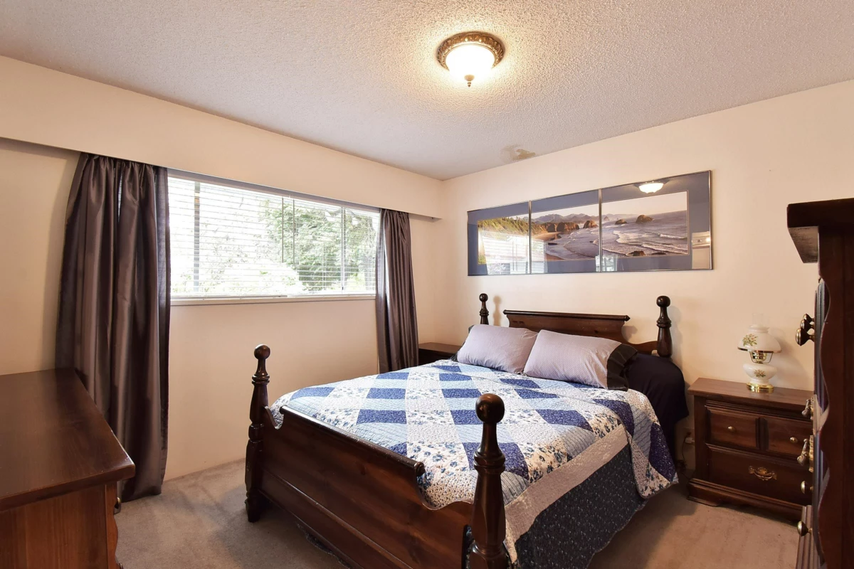 Basement Recreation Room Photo of 1589 Lancaster Street, White Rock, BC