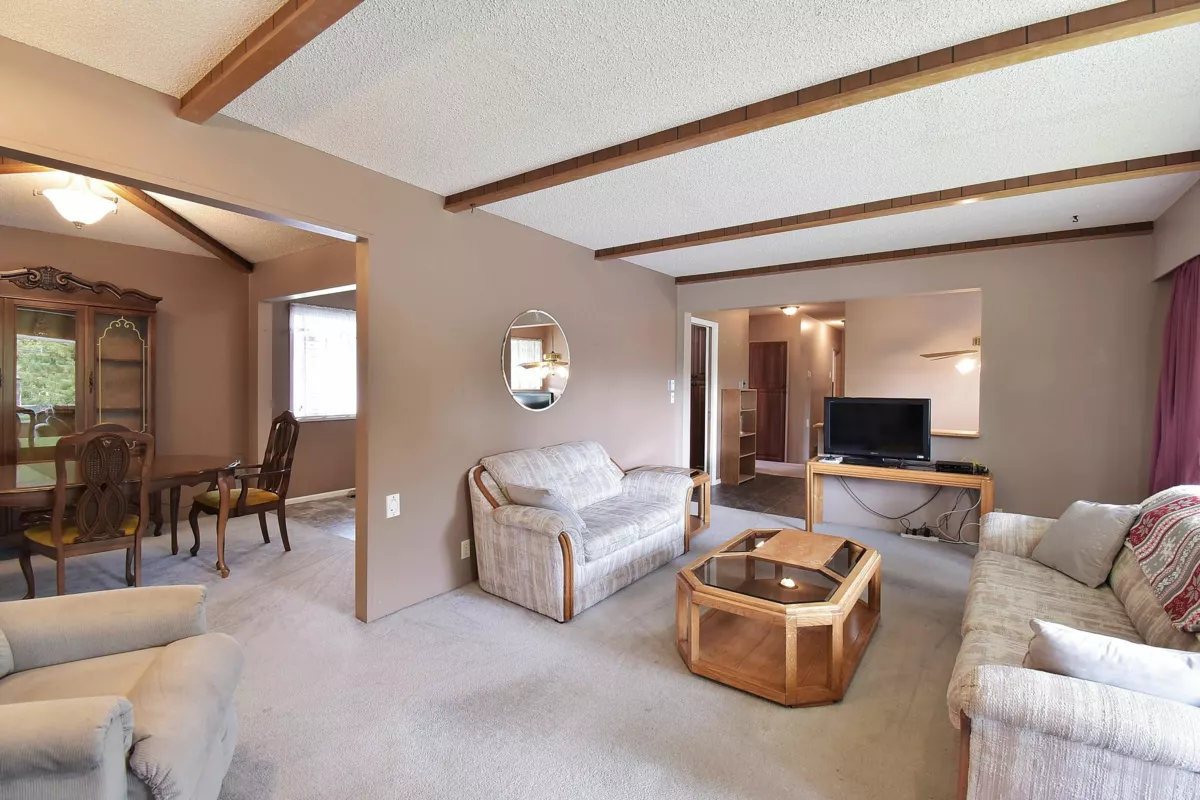 Kitchen Photo of 1589 Lancaster Street, White Rock, BC