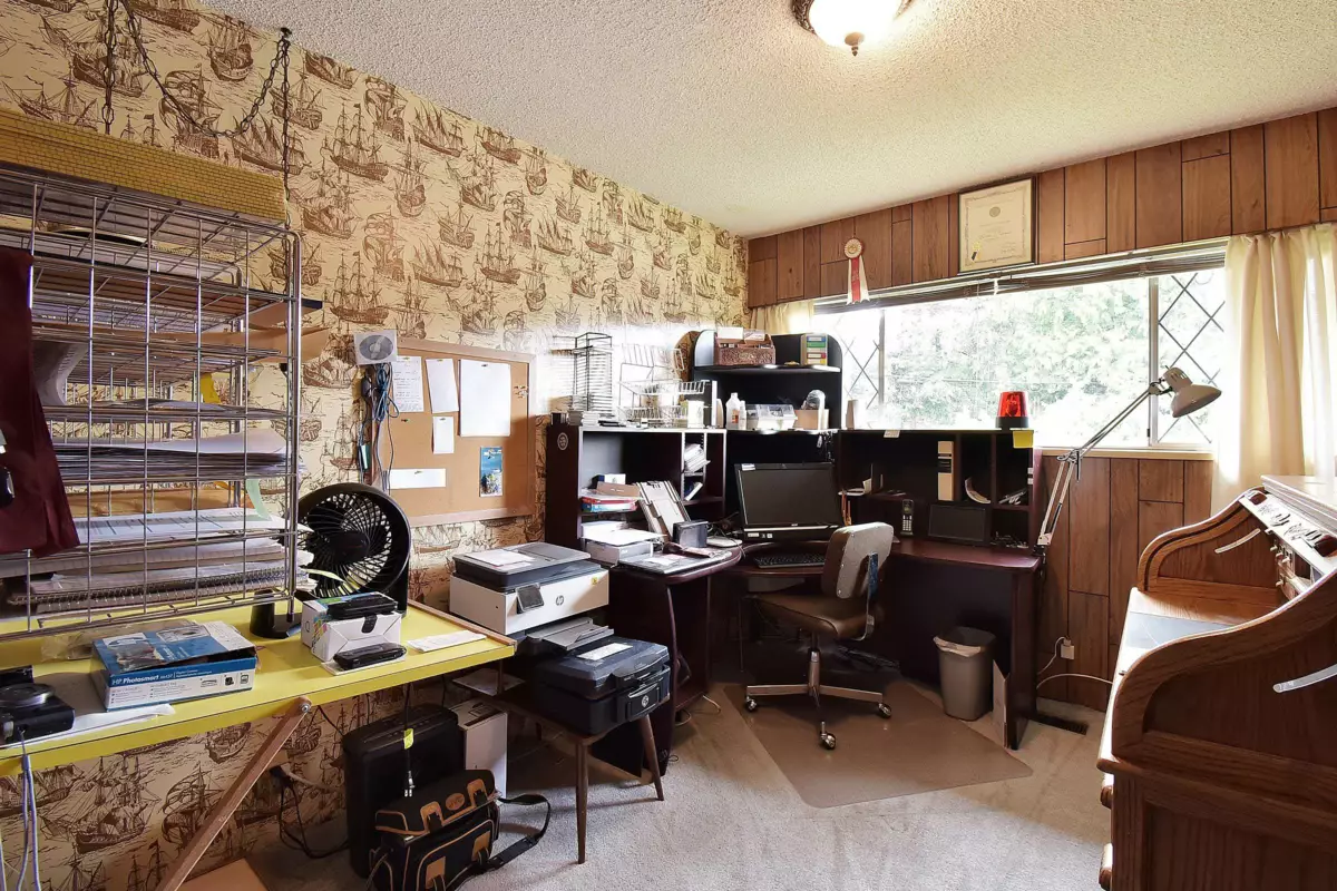 Staircase Photo of 1589 Lancaster Street, White Rock, BC