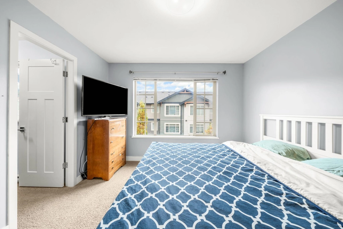 Entry Foyer Photo of 71 11305 240 Street, Maple Ridge, BC