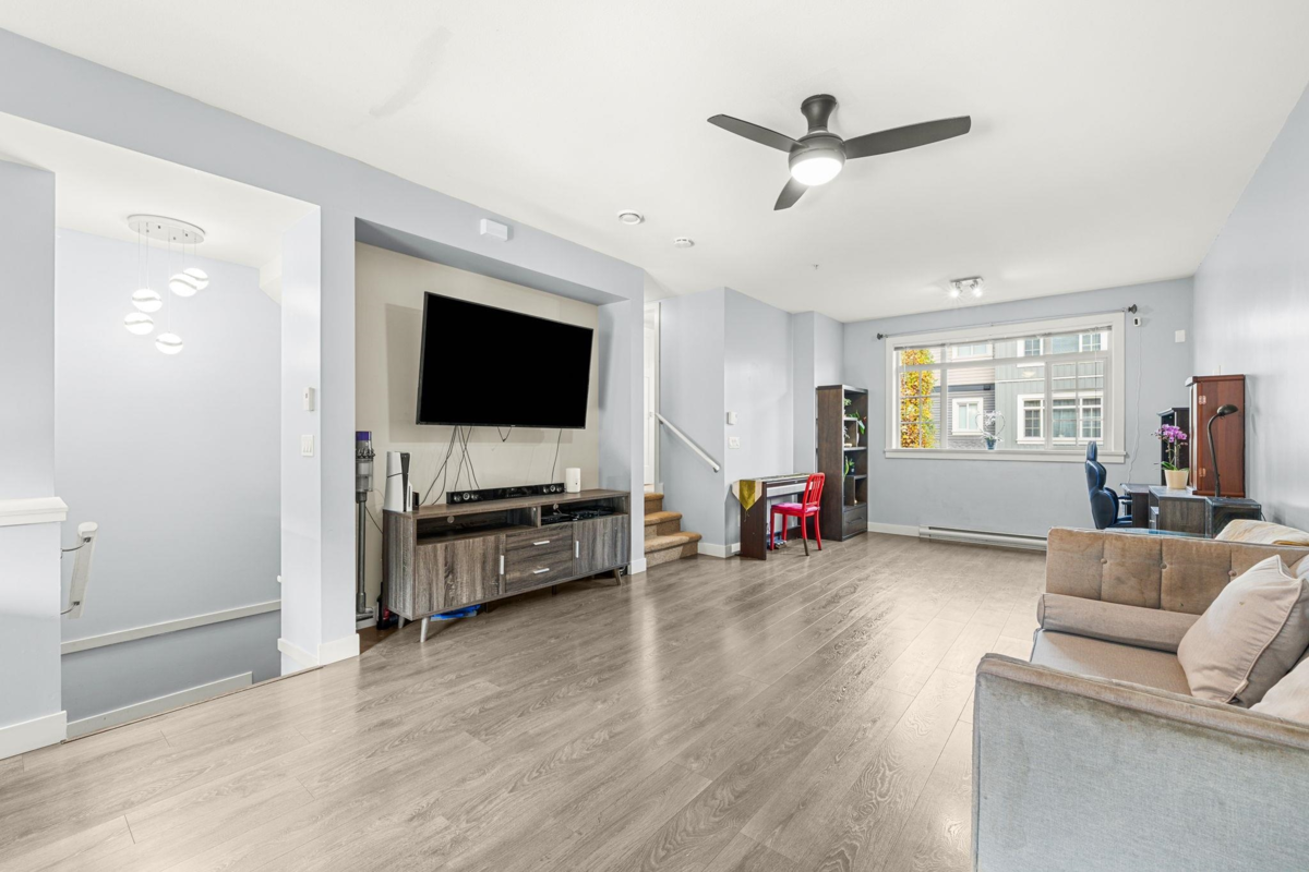 Guest Bathroom Photo of 71 11305 240 Street, Maple Ridge, BC