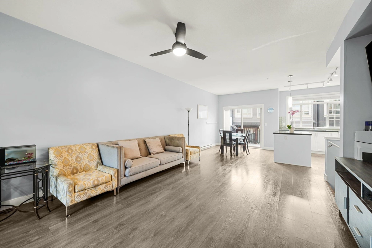 Kitchen Photo of 71 11305 240 Street, Maple Ridge, BC