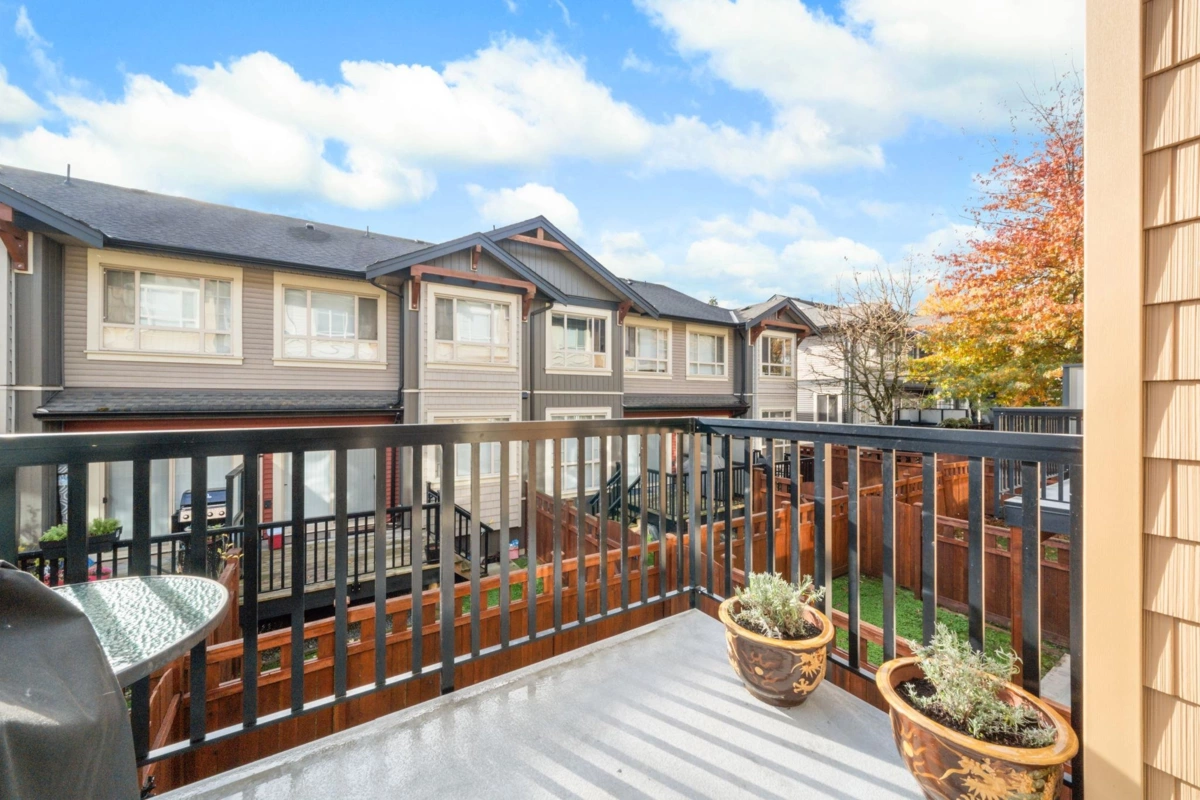 Powder Room Photo of 71 11305 240 Street, Maple Ridge, BC