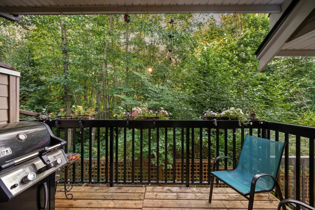 Backyard Photo of 101 2979 156 Street, Surrey, BC