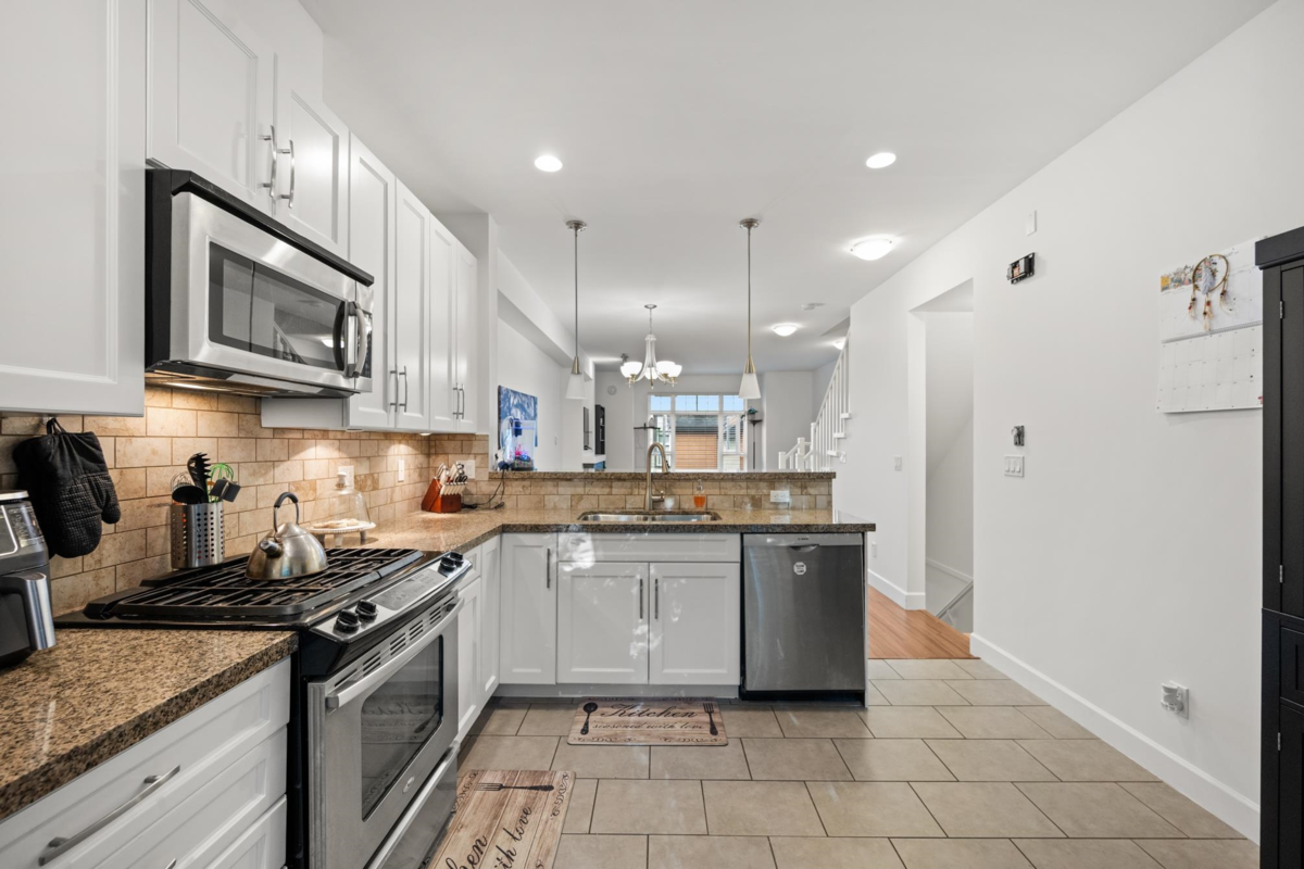 Office / Den Photo of 101 2979 156 Street, Surrey, BC