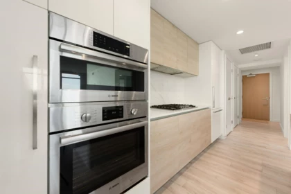 1808 2085 Skyline Court, Burnaby, BC, Burnaby — Apartment/Condo for sale