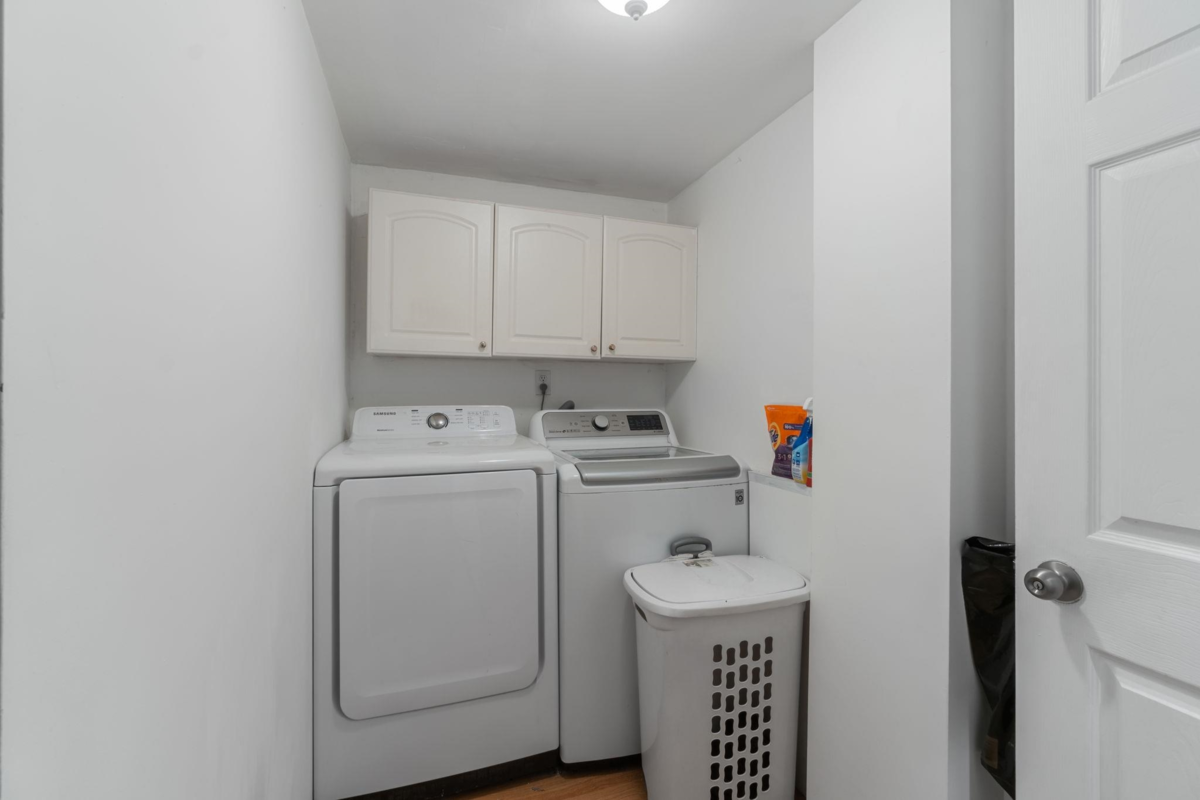 Basement Recreation Room Photo of 2082 Springer Avenue, Burnaby, BC