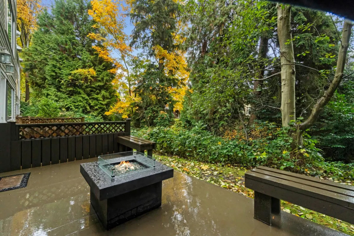 Entry Foyer Photo of 2082 Springer Avenue, Burnaby, BC
