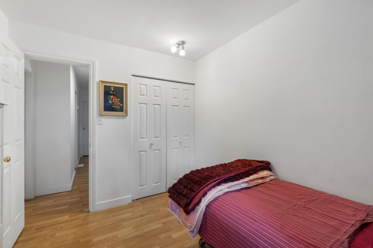 Guest Bathroom Photo of 2082 Springer Avenue, Burnaby, BC