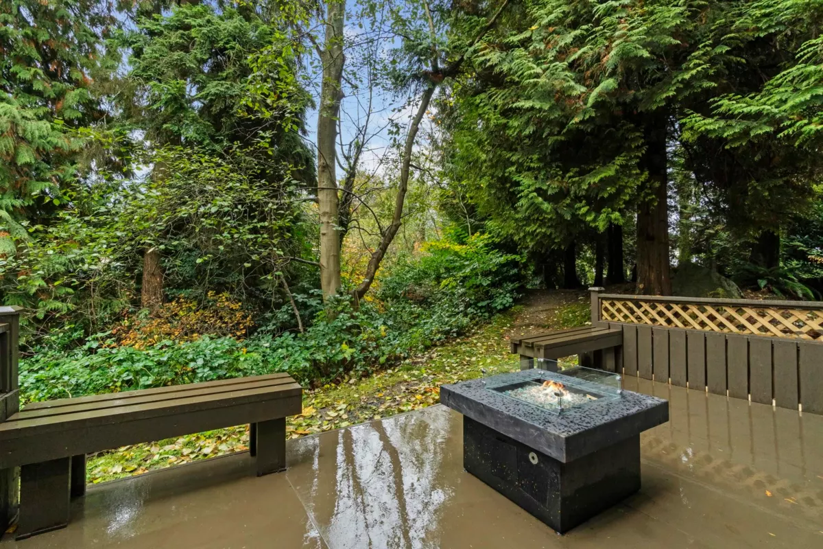 Hallway Photo of 2082 Springer Avenue, Burnaby, BC