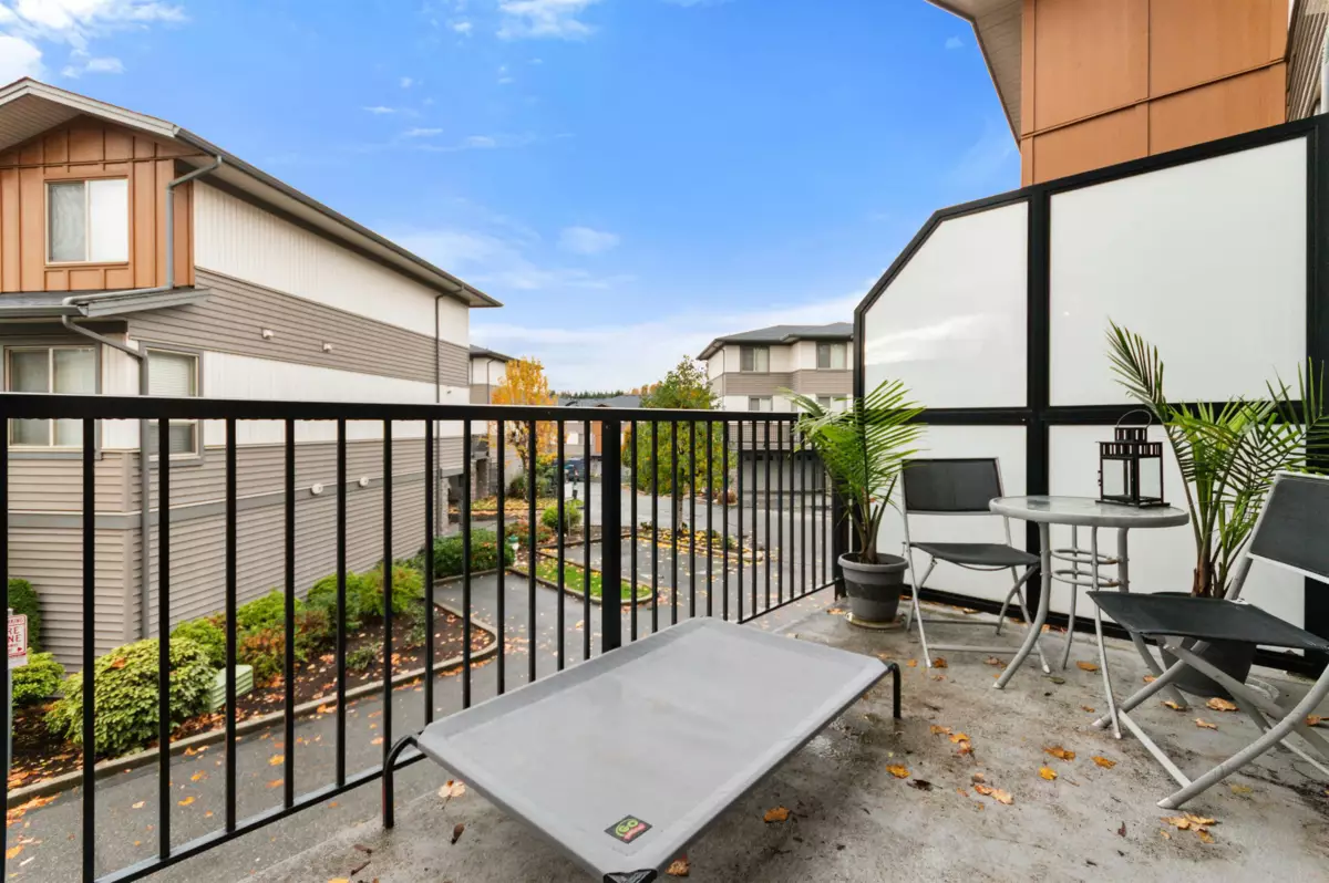 Backyard Photo of 27 34248 King Road, Abbotsford, BC