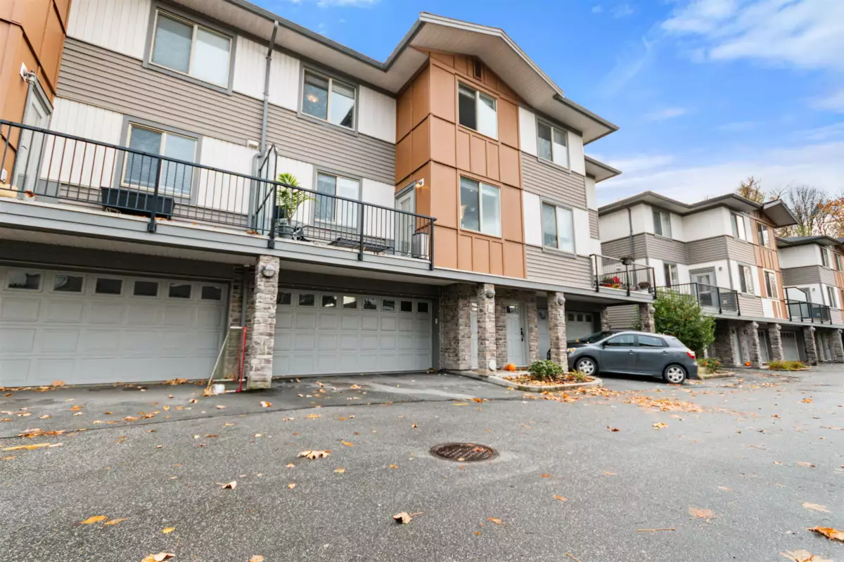 Family Room Photo of 27 34248 King Road, Abbotsford, BC