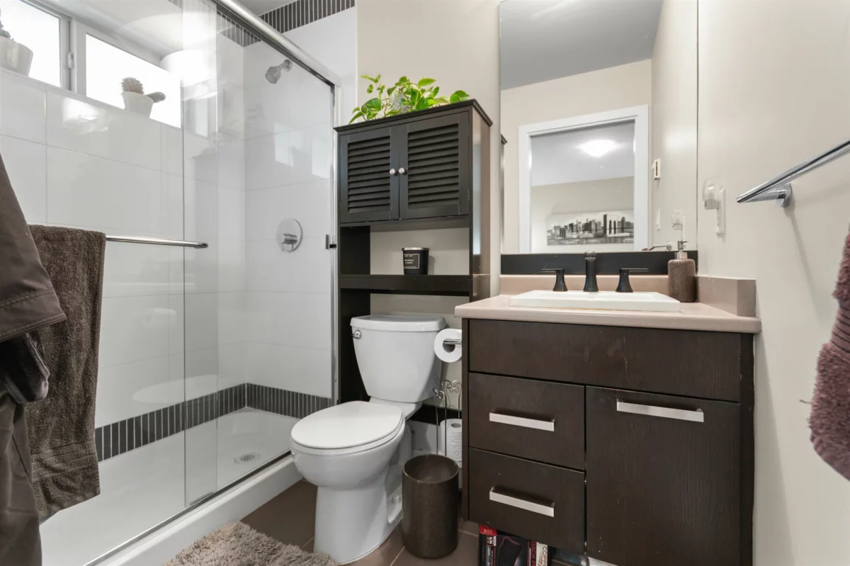 Hallway Photo of 27 34248 King Road, Abbotsford, BC