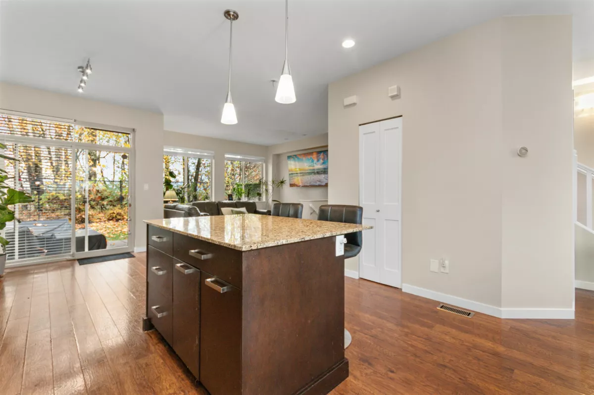 Primary Bathroom Photo of 27 34248 King Road, Abbotsford, BC