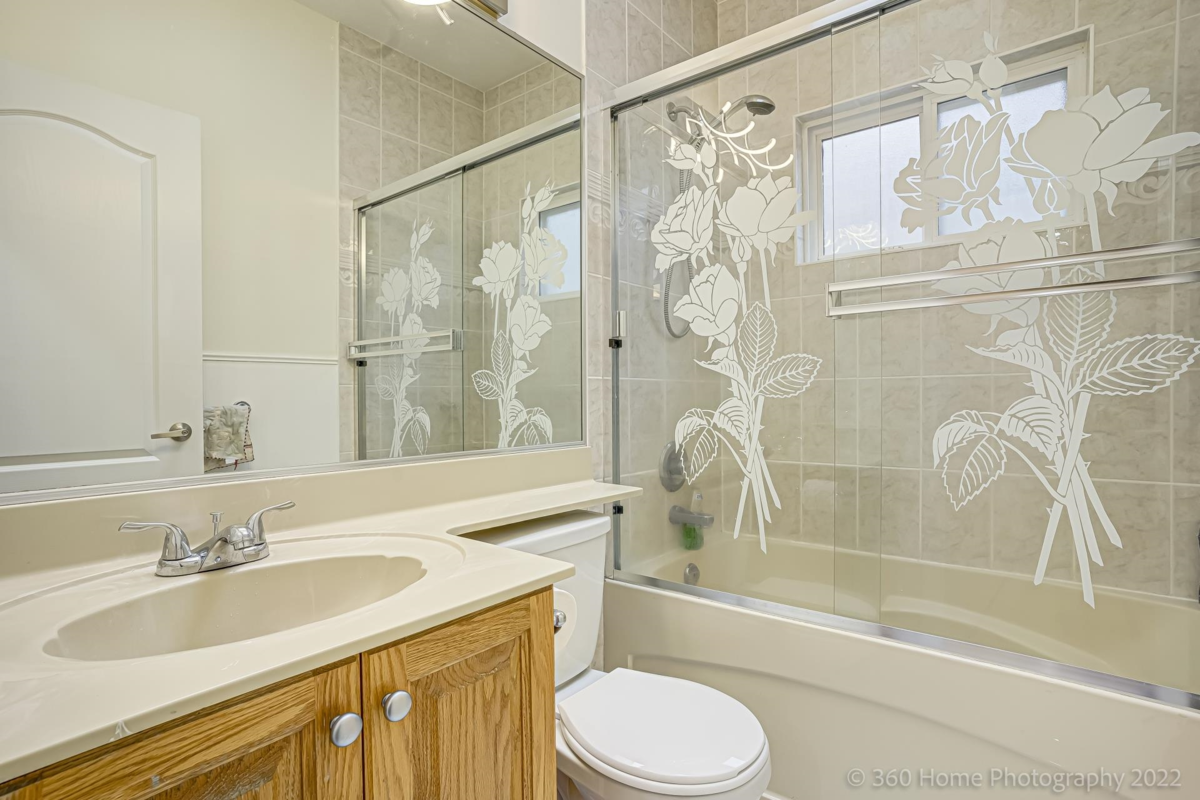 Basement Recreation Room Photo of 2529 Franklin Street, Vancouver, BC