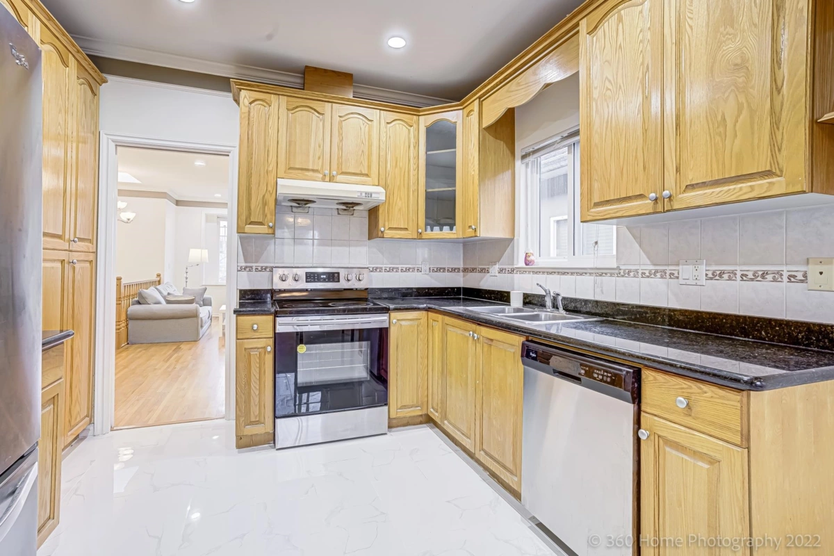 Family Room Photo of 2529 Franklin Street, Vancouver, BC