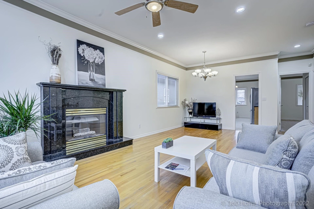 Walk-In Closet Photo of 2529 Franklin Street, Vancouver, BC