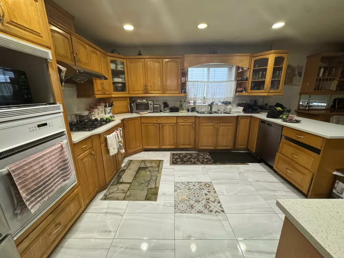 Family Room Photo of 12655 67b Avenue, Surrey, BC