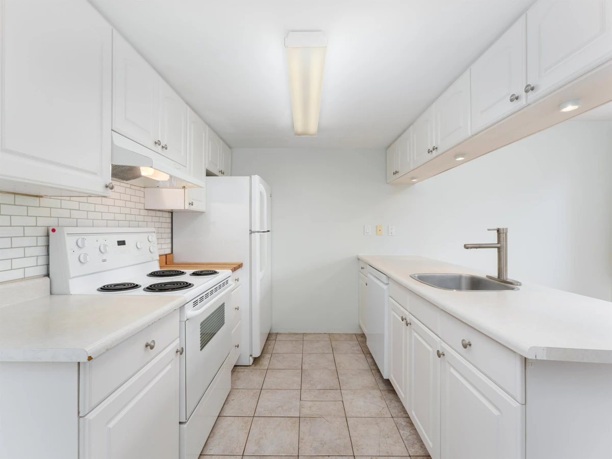 Breakfast Nook Photo of 5 3554 E 49th Avenue, Vancouver, BC