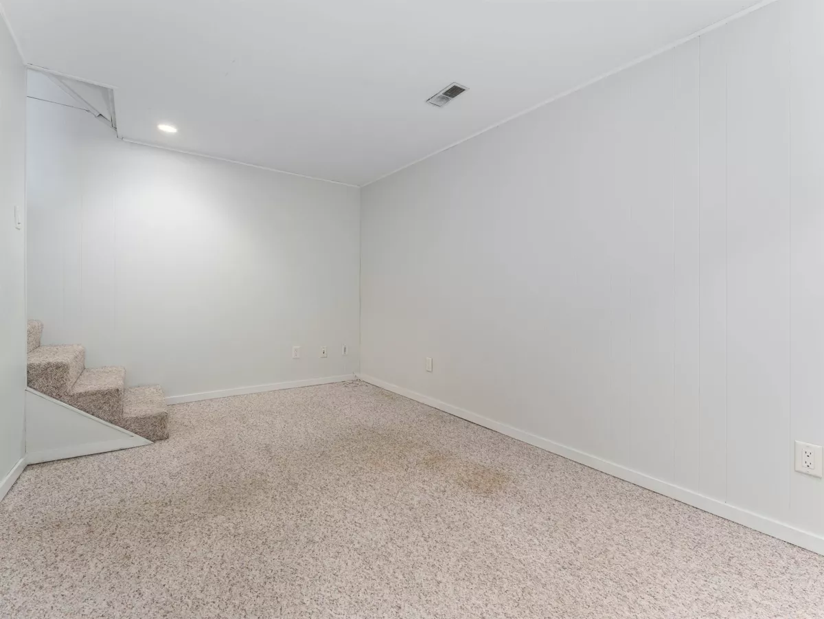 Garage Interior Photo of 5 3554 E 49th Avenue, Vancouver, BC