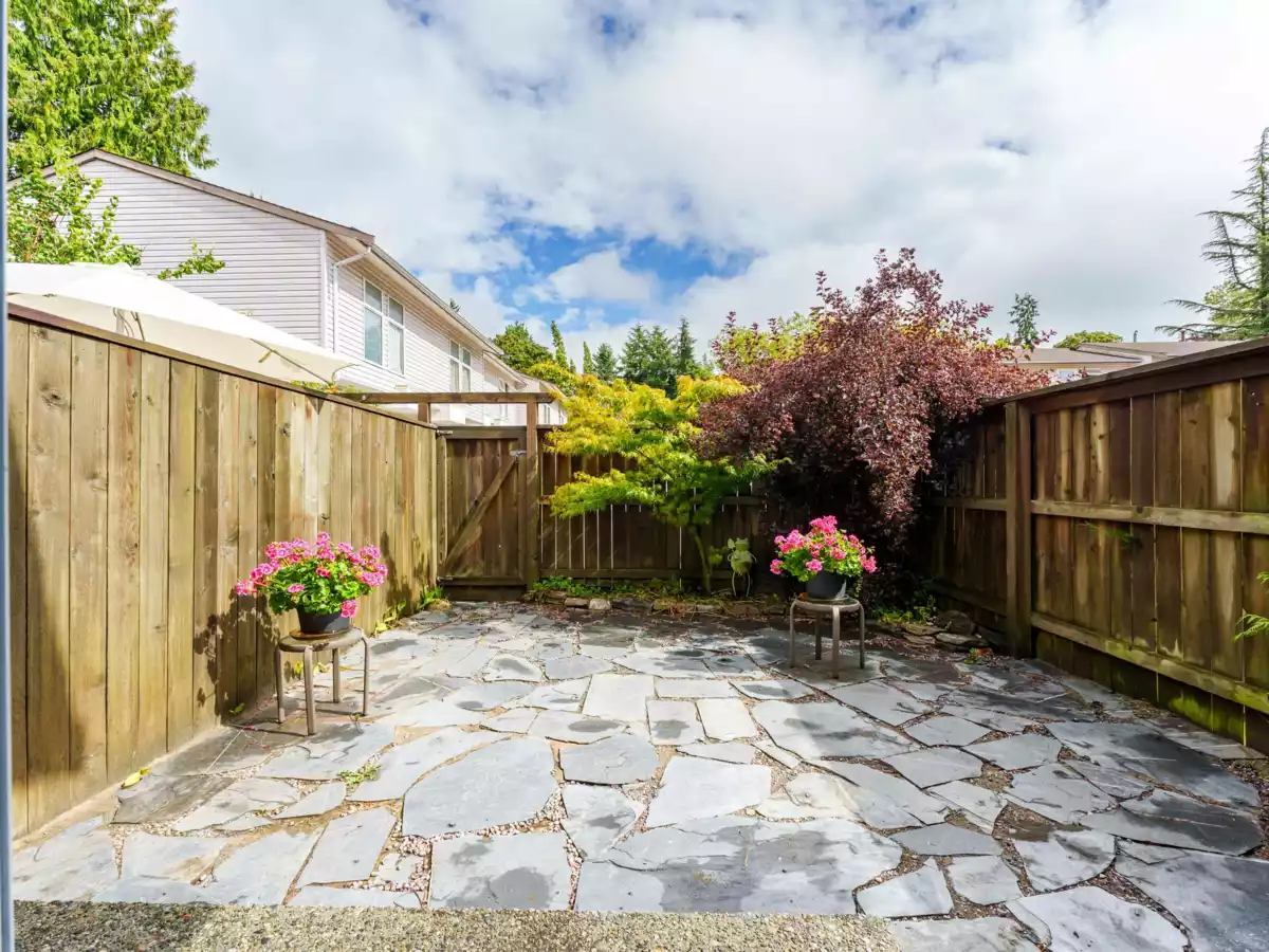 Garden / Landscaping Photo of 5 3554 E 49th Avenue, Vancouver, BC