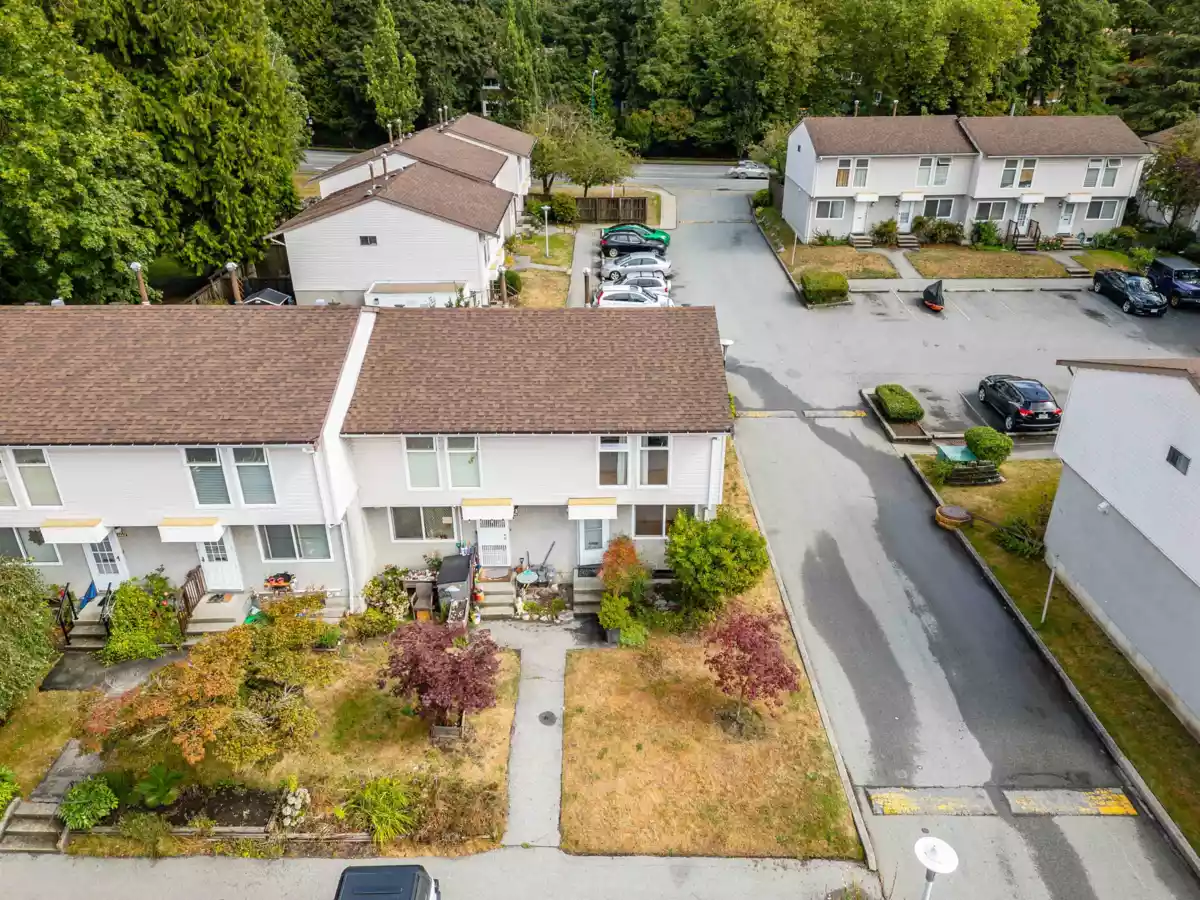 Hot Tub / Spa Photo of 5 3554 E 49th Avenue, Vancouver, BC