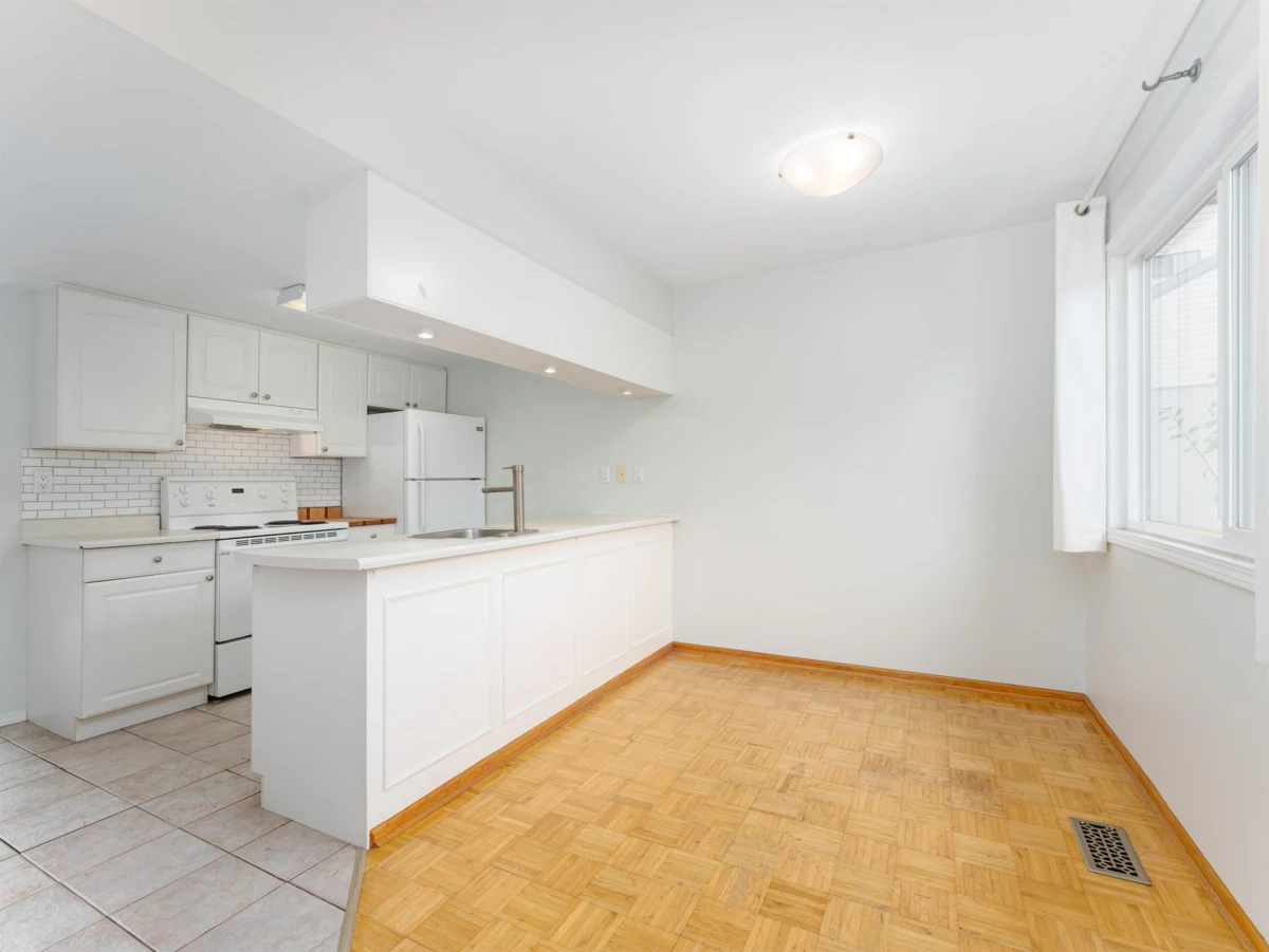 Kitchen Photo of 5 3554 E 49th Avenue, Vancouver, BC