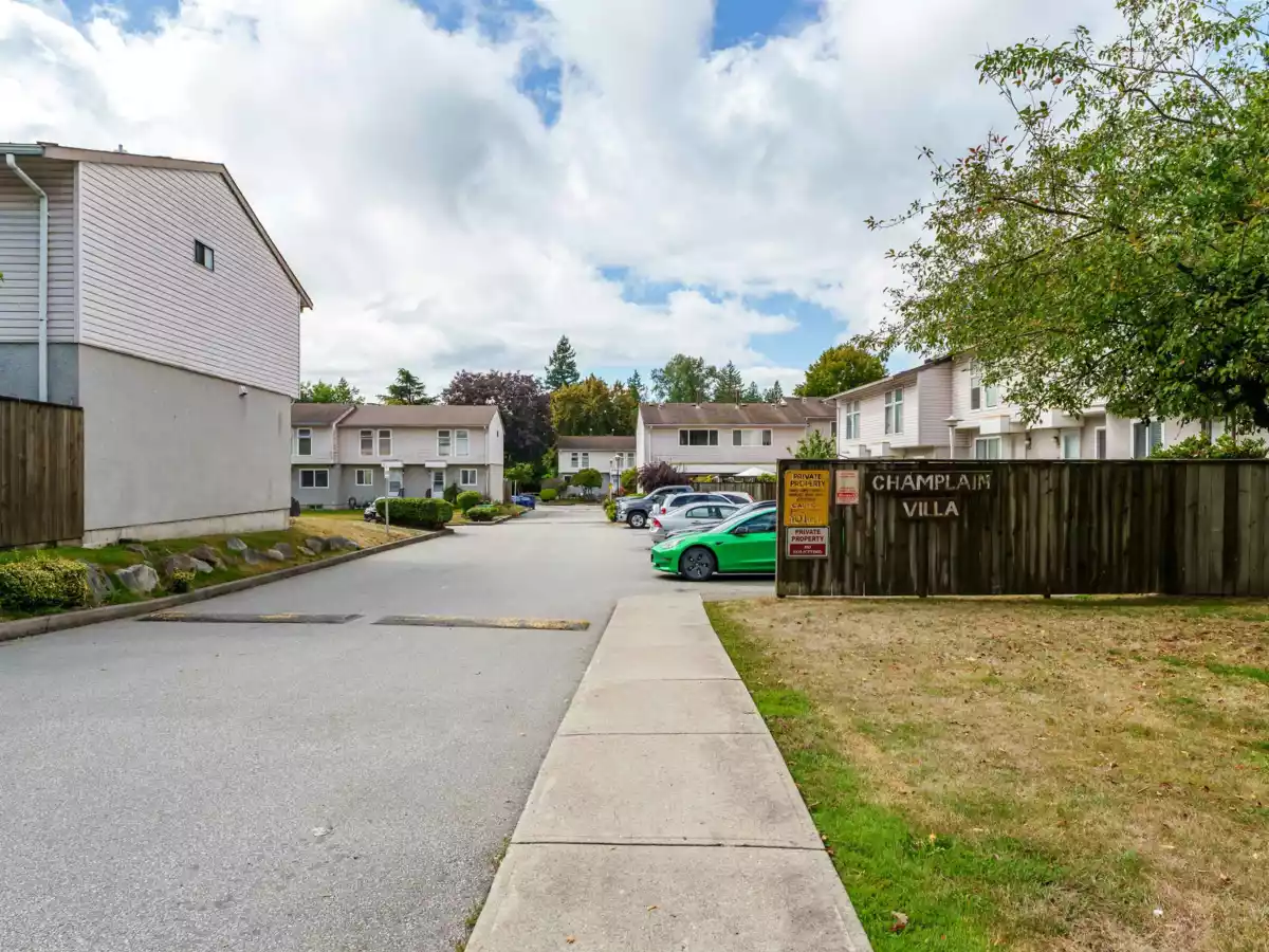 Swimming Pool Photo of 5 3554 E 49th Avenue, Vancouver, BC