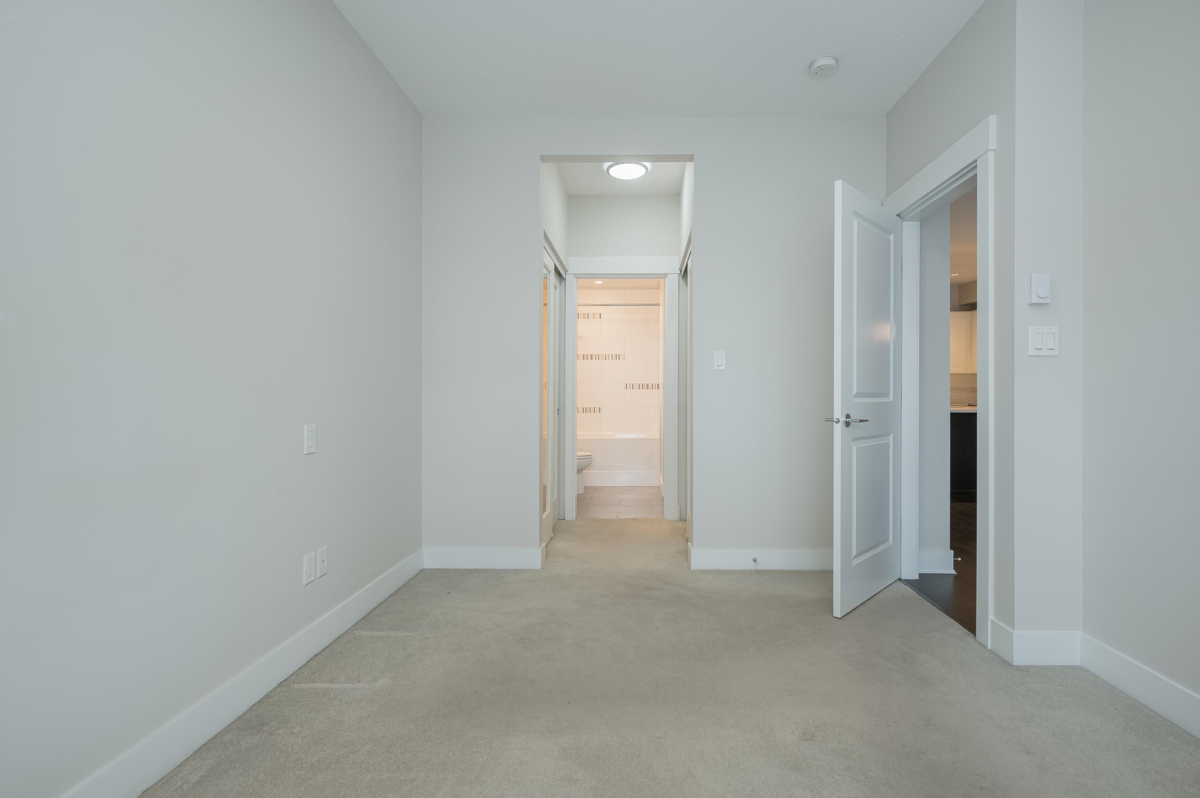 Entry Foyer Photo of 316 20728 Willoughby Town Centre Drive, Langley, BC