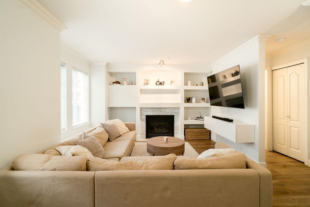 Hallway Photo of 41 19141 124 Avenue, Pitt Meadows, BC