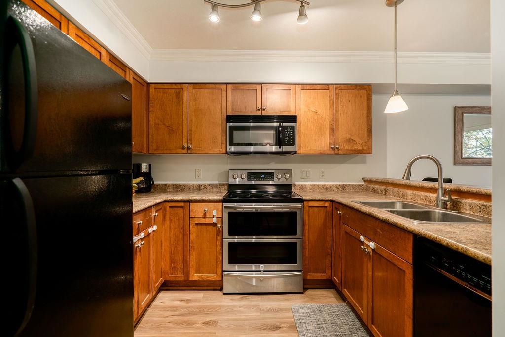 Living Room Photo of 41 19141 124 Avenue, Pitt Meadows, BC