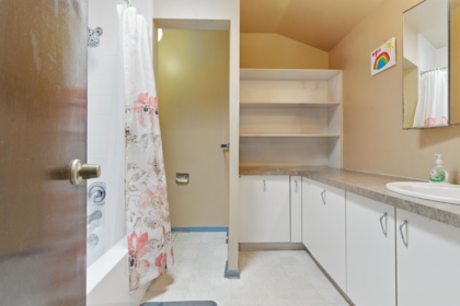 Guest Bathroom Photo of 46 9460 Glenallan Drive, Richmond, BC