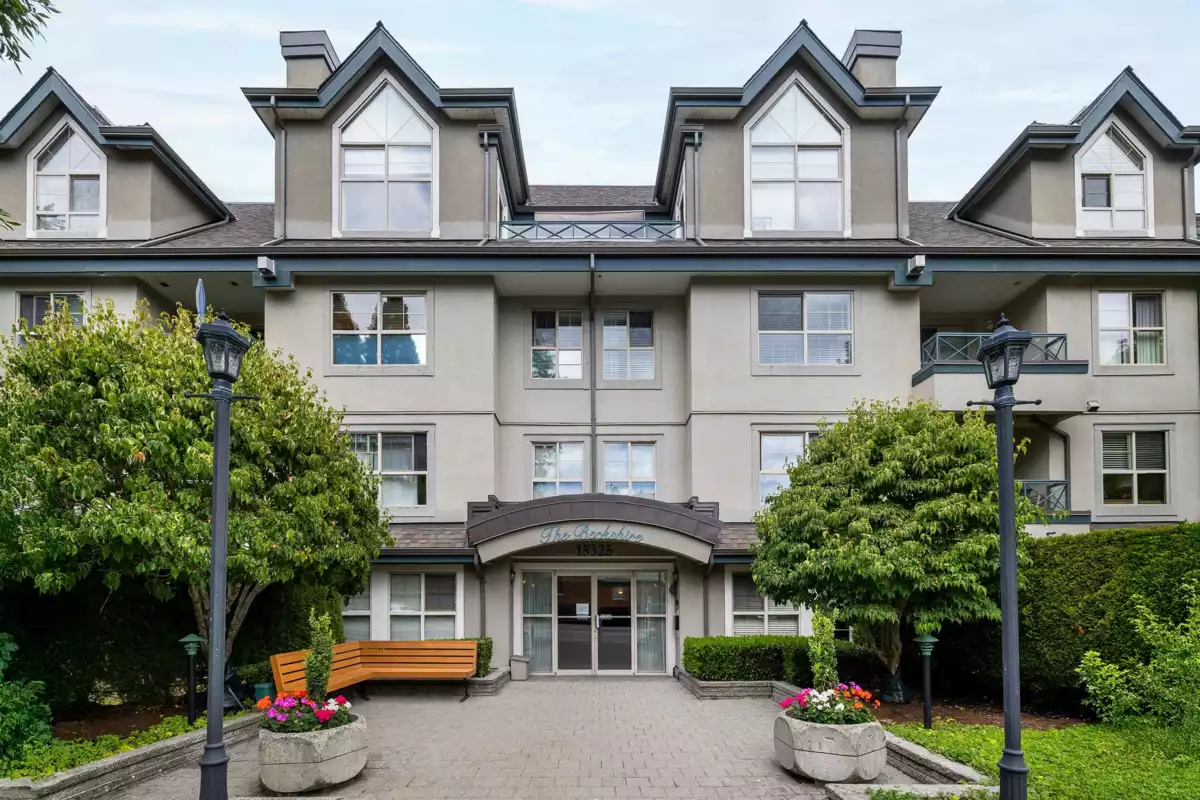 Basement Recreation Room Photo of 103 15325 17 Avenue, Surrey, BC