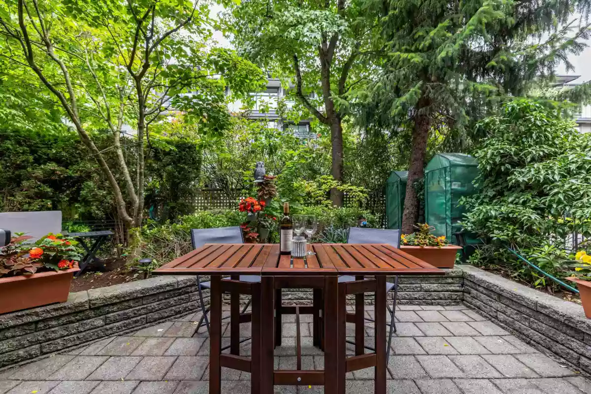 Living Room Photo of 103 15325 17 Avenue, Surrey, BC