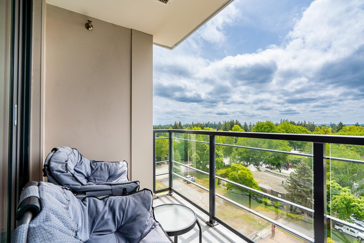 Entry Foyer Photo of 906 12069 Harris Road, Pitt Meadows, BC