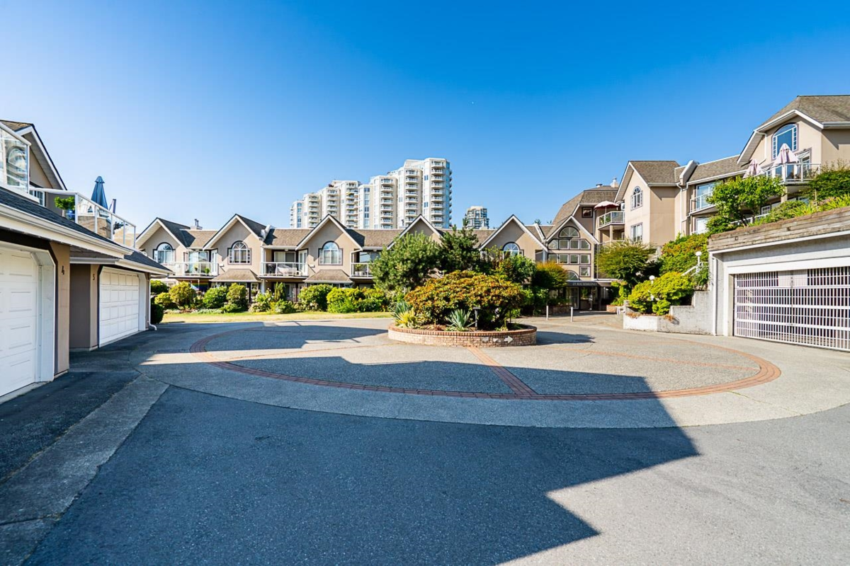 Aerial View of 201 25 Richmond Street, New Westminster, BC