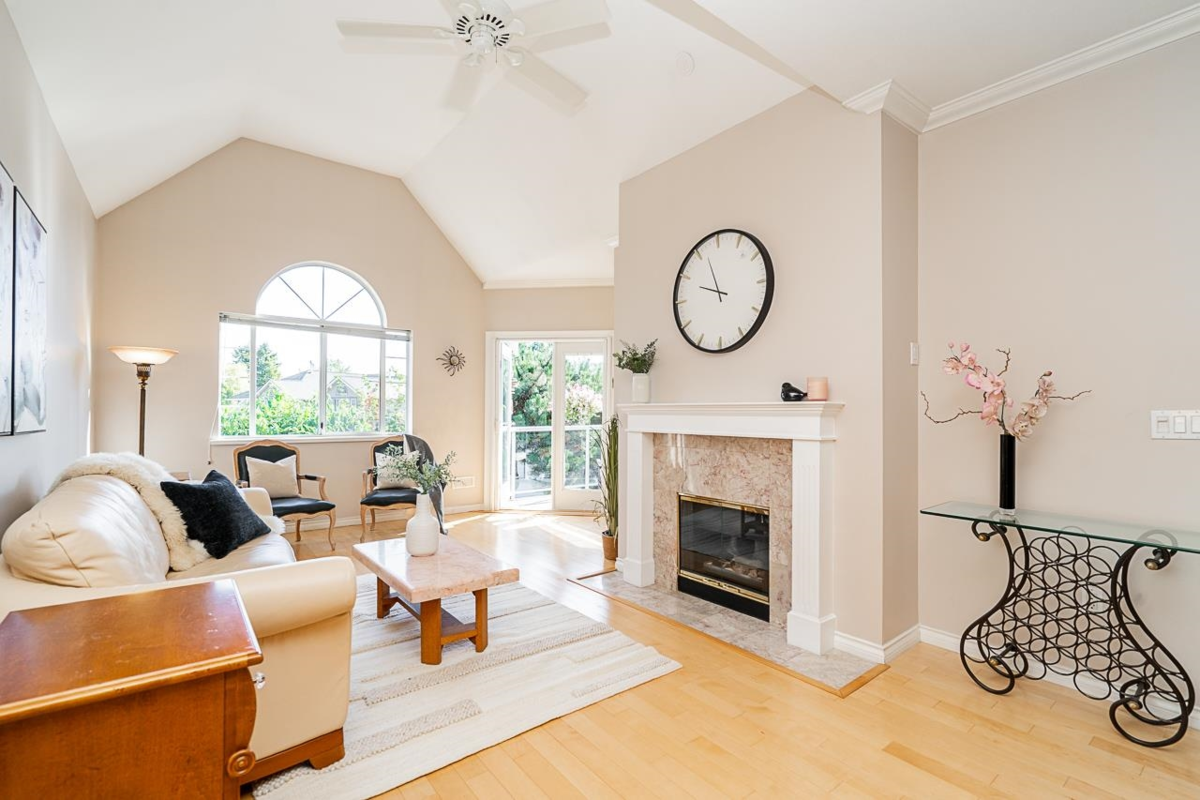 Exterior Rear Photo of 201 25 Richmond Street, New Westminster, BC