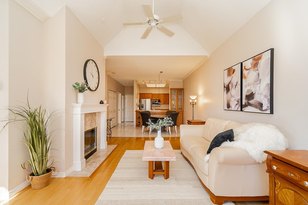 Guest Bathroom Photo of 201 25 Richmond Street, New Westminster, BC