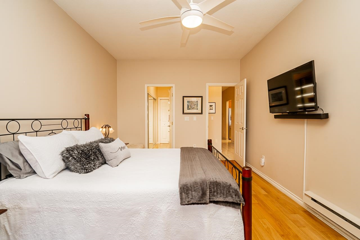 Laundry Room Photo of 201 25 Richmond Street, New Westminster, BC