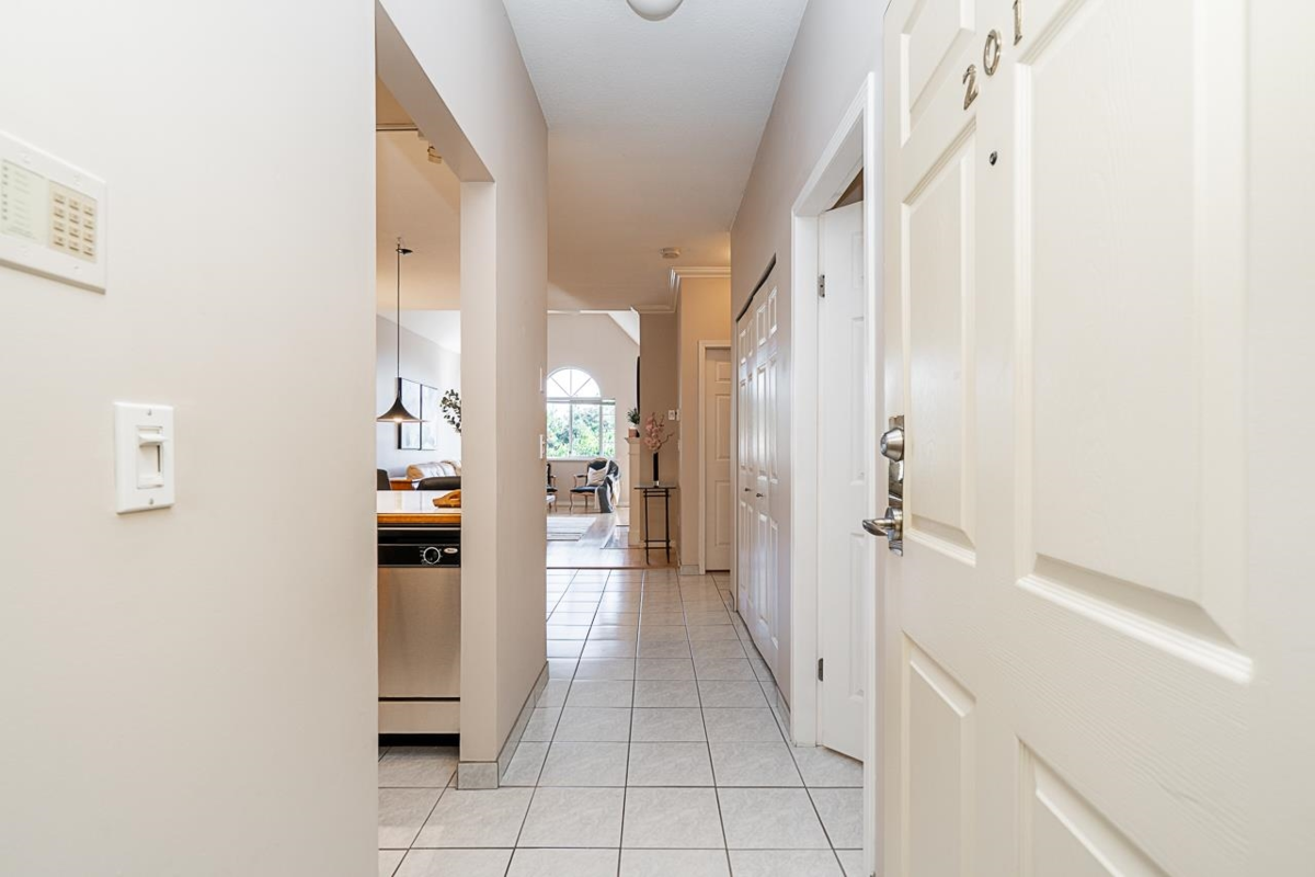 Outdoor Deck Photo of 201 25 Richmond Street, New Westminster, BC