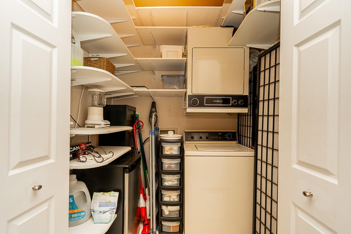 Outdoor Patio Photo of 201 25 Richmond Street, New Westminster, BC