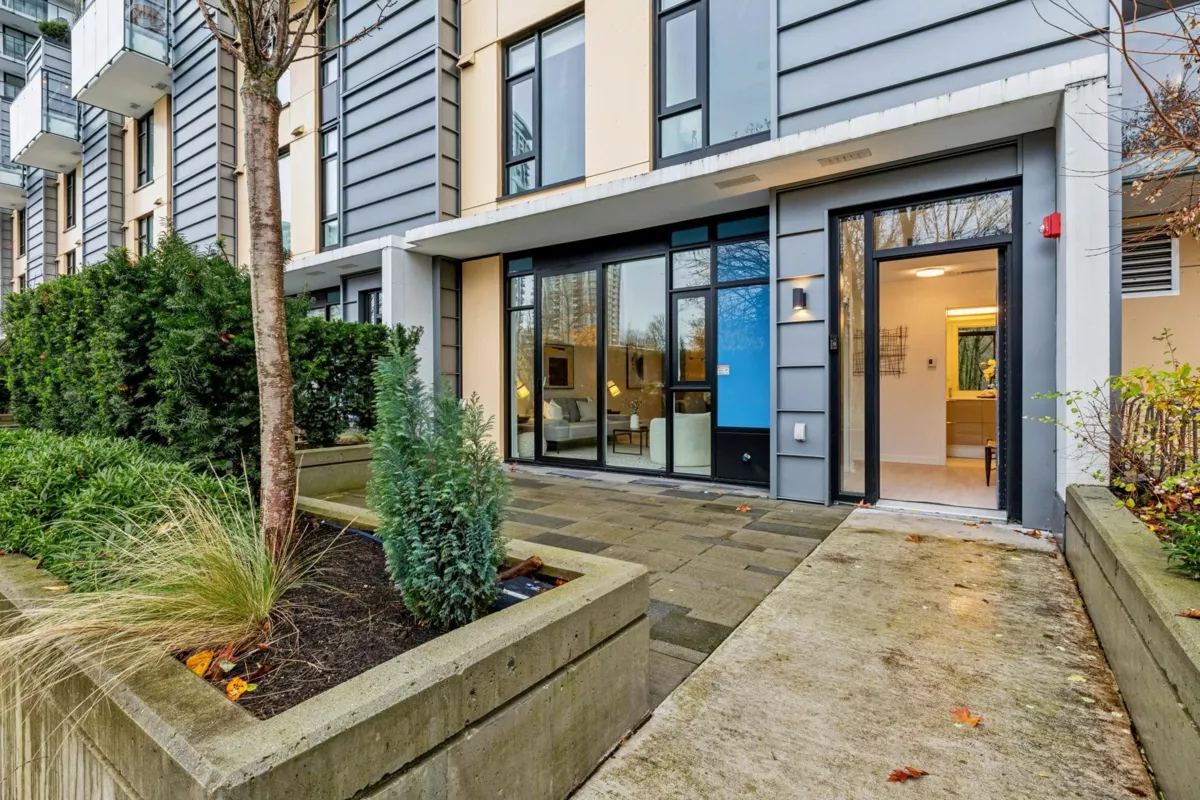 Exterior Front Photo of TH1431 Hunter Street, North Vancouver, BC