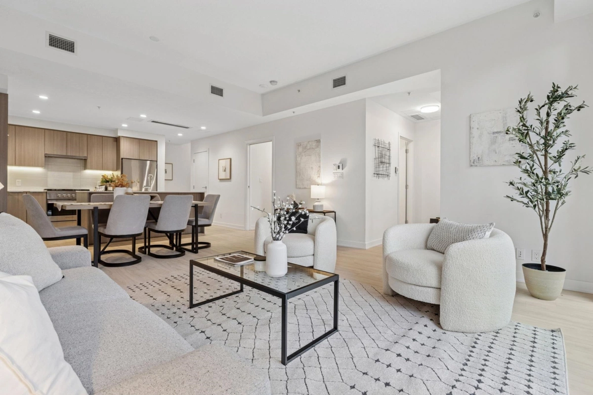 Kitchen Island Photo of TH1431 Hunter Street, North Vancouver, BC