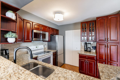 403 98 Tenth Street, New Westminster, BC, New Westminster — Apartment/Condo for sale