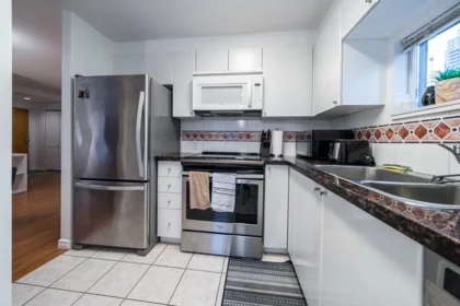 Kitchen Island Photo of 903 1166 Melville Street, Vancouver, BC