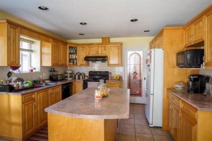 Kitchen Photo of 7143 130 Street, Surrey, BC