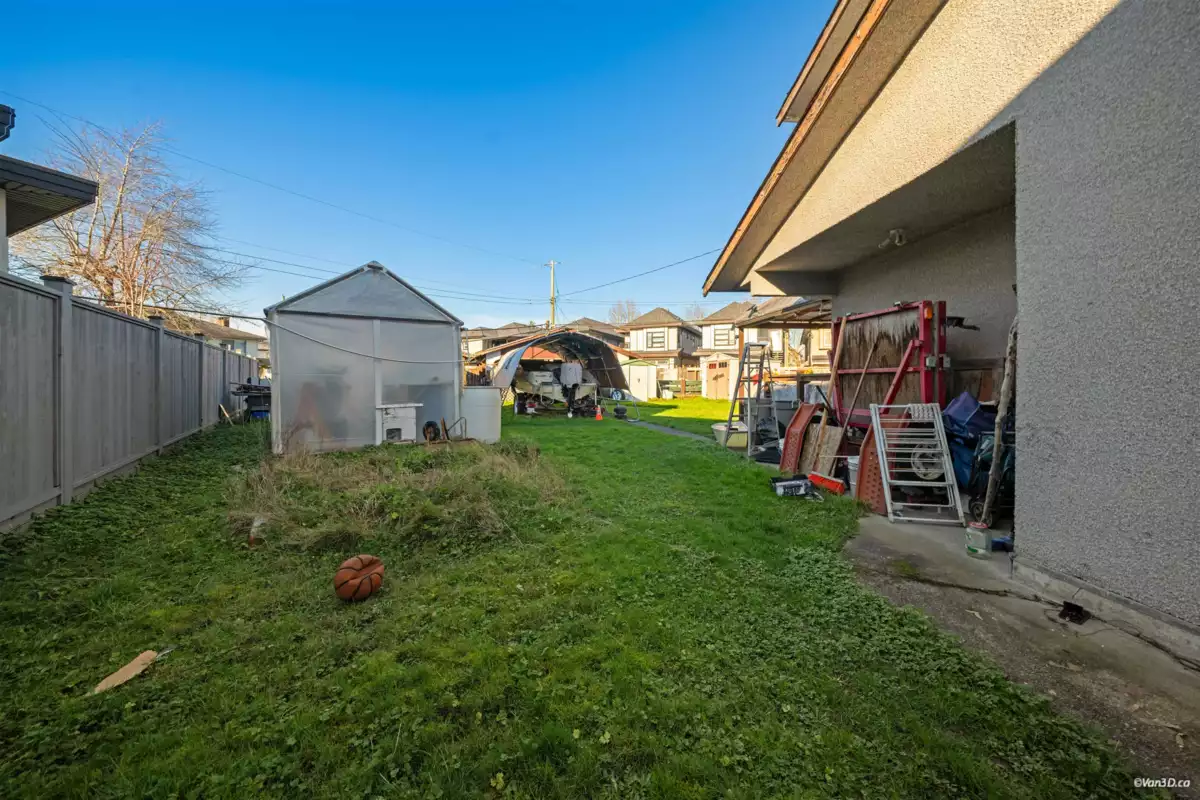 Basement Recreation Room Photo of 11491 Seabrook Crescent, Richmond, BC