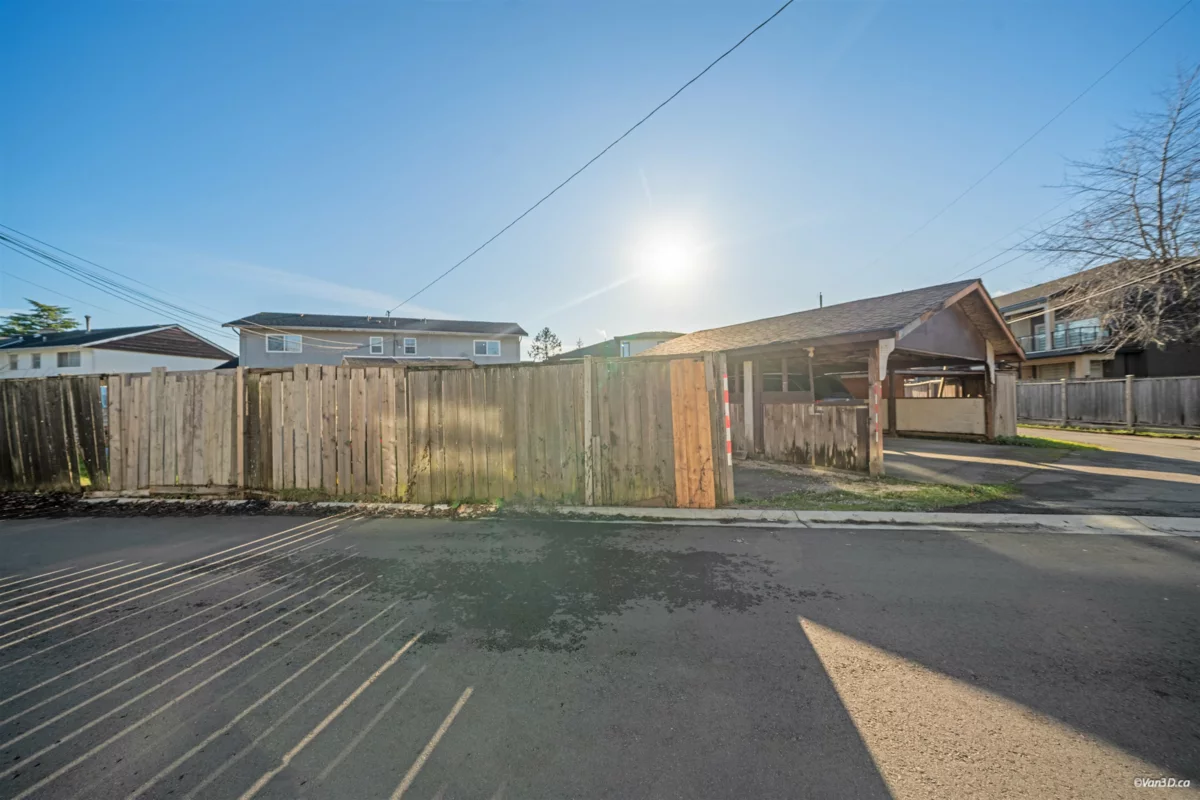 Garage Interior Photo of 11491 Seabrook Crescent, Richmond, BC