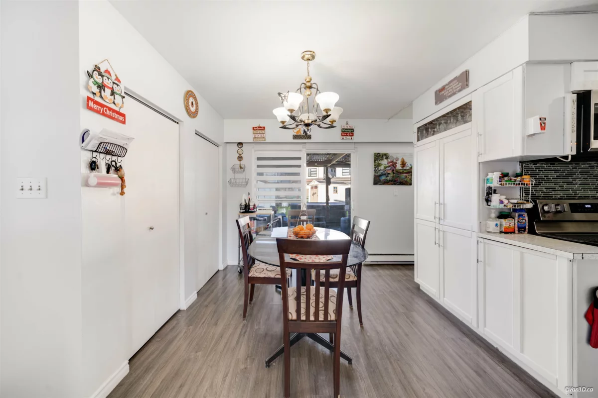 Kitchen Photo of 11491 Seabrook Crescent, Richmond, BC