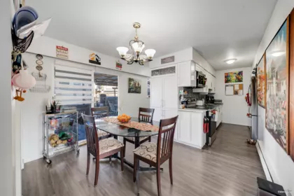 Kitchen Island Photo of 11491 Seabrook Crescent, Richmond, BC